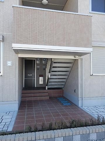 エントランス　中階段