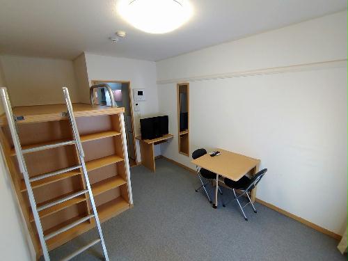 居室・リビング　1階はフローリング仕様です。