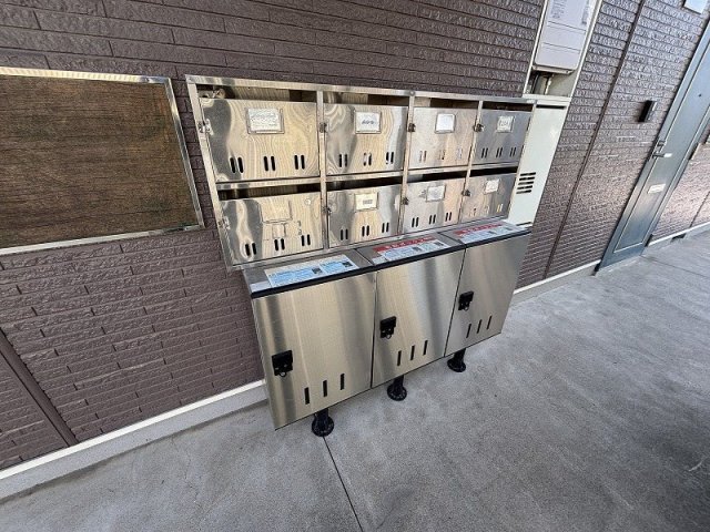 エントランス　宅配ＢＯＸあります