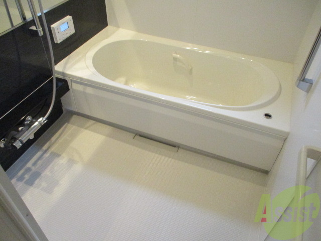 バス・シャワールーム　清潔なお風呂でゆったりできますね。