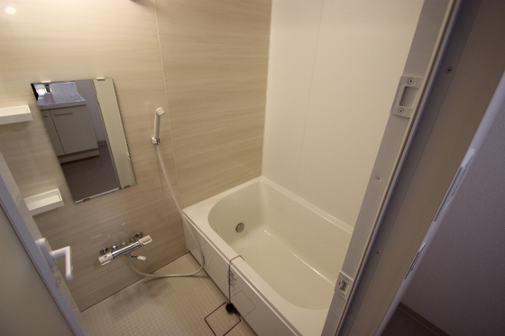 バス・シャワールーム　※別部屋の写真です