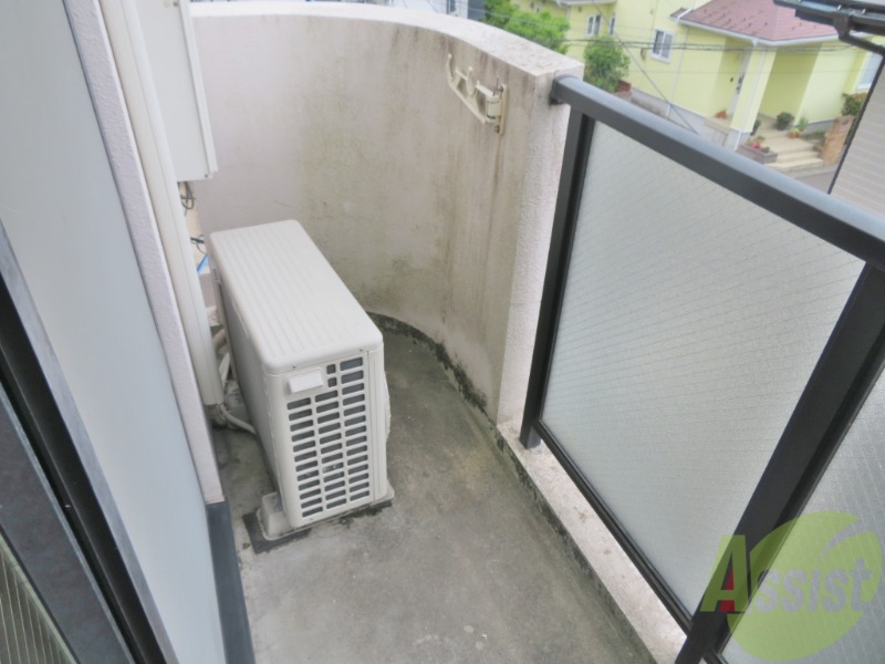 バルコニー　広いバルコニーです。洗濯物が干しやすいですね。