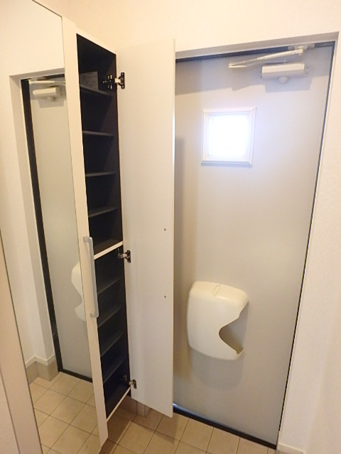 玄関　同じシリーズの参考写真です。