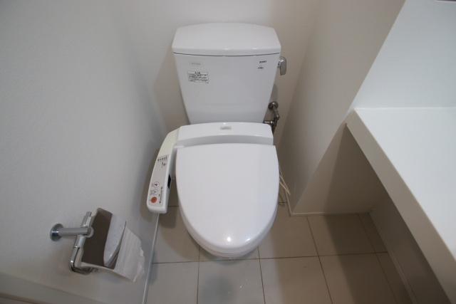 トイレ　※別室の参考写真の為、現況優先です。