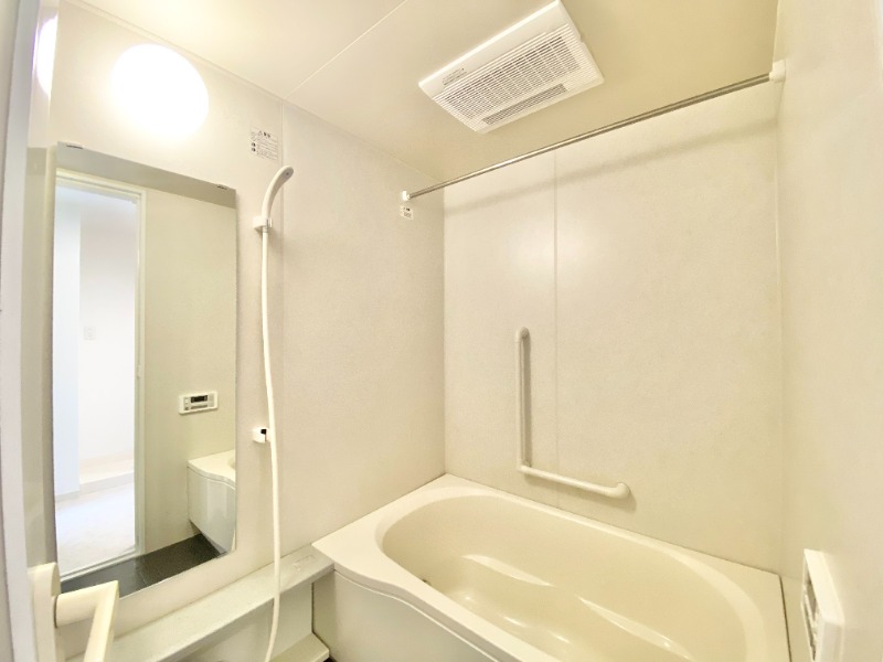 バス・シャワールーム　追い焚き機能付き風呂☆