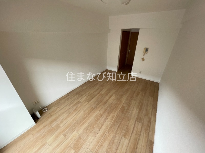 居室・リビング　同型別部屋写真