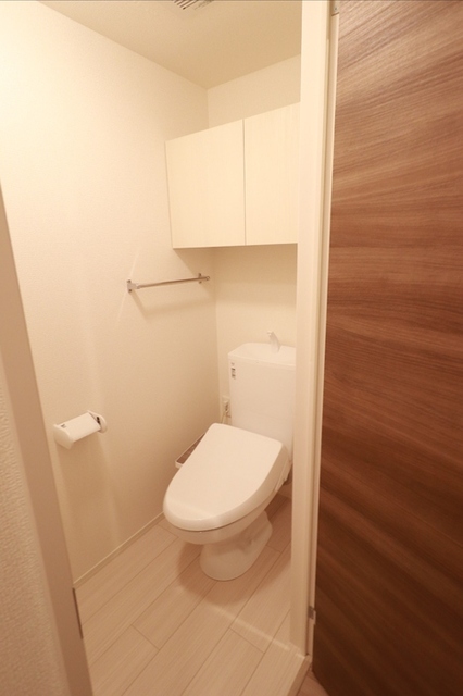 トイレ　温水洗浄暖房便座