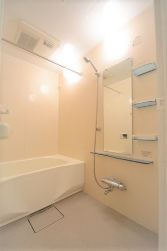 バス・シャワールーム　追い炊き機能付き♪