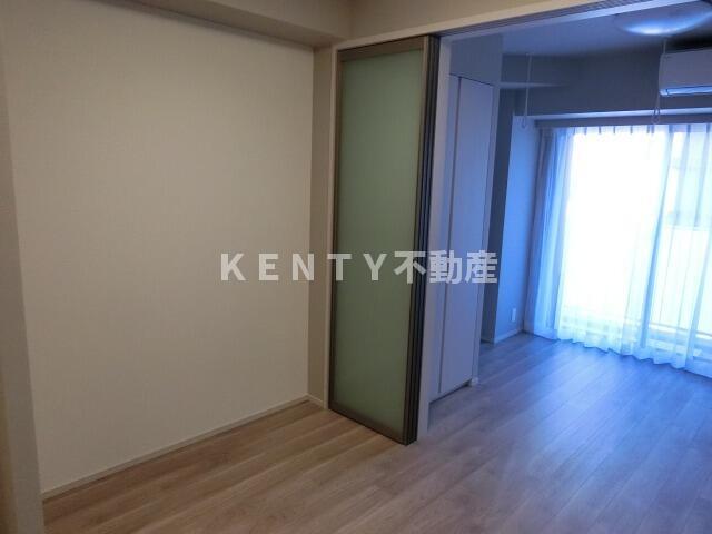 居室・リビング　こちらのリビングで趣味の時間をお楽しみください