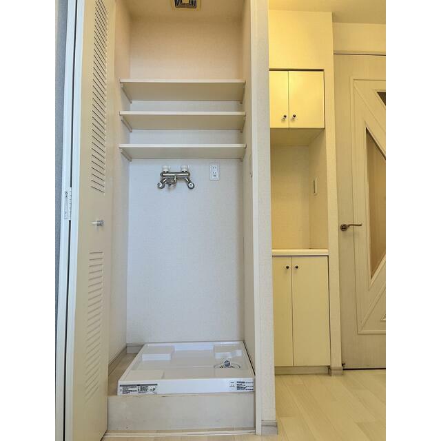 その他　扉で隠せる室内洗濯機置場♪