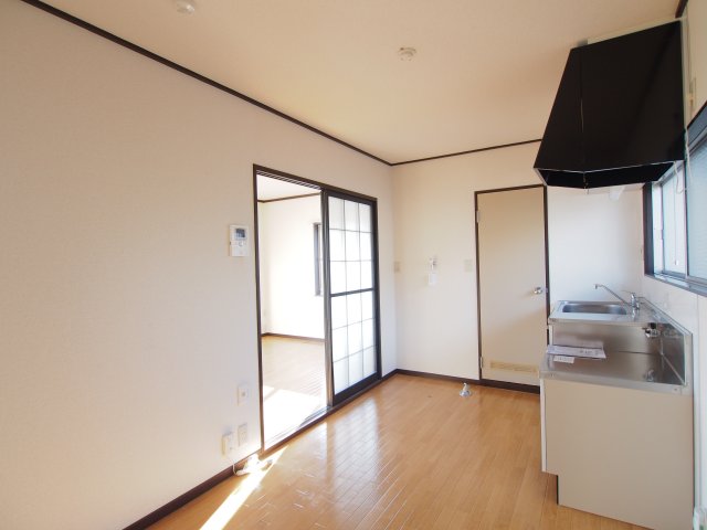 玄関　DK　６帖