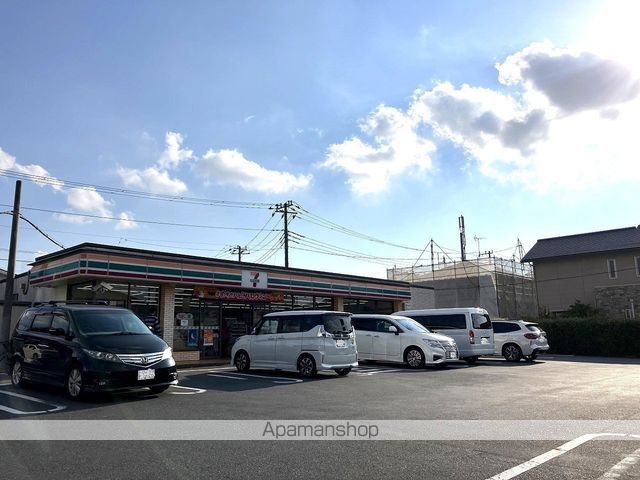 コンビニ　セブンイレブン（コンビニ）まで595m