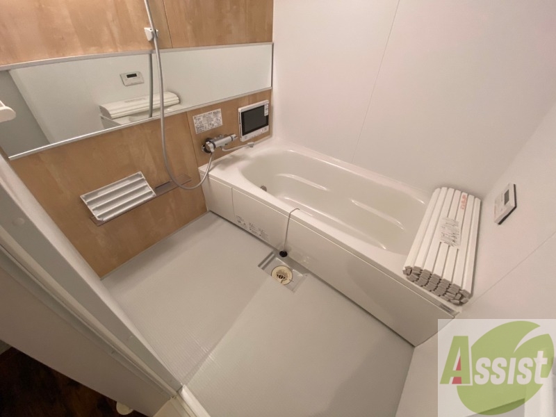 バス・シャワールーム　お風呂になります。一日の疲れを癒してくださいね。