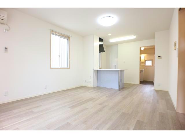 居室・リビング　建物内の別のお部屋の写真です。