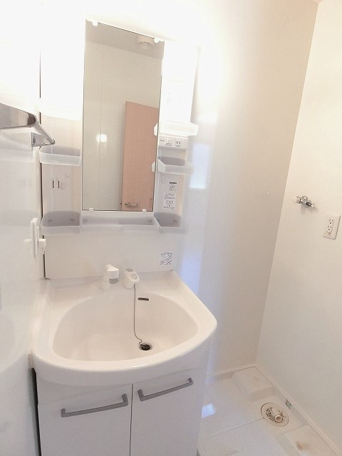 洗面設備　洗髪洗面化粧台で忙しい朝にも寝癖の付いた頭にも優しい☆お化粧