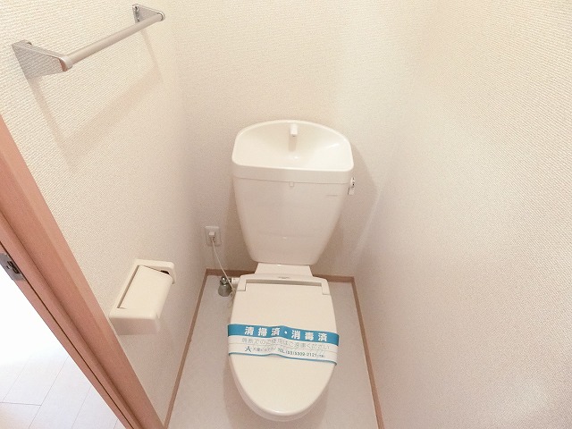 トイレ　人気のバストイレ別です♪冬に特に嬉しい暖房便座機能も完備☆横