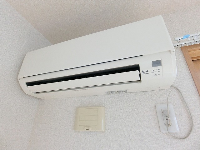 その他設備　暑い夏や寒い冬に大活躍のエアコン付きです☆冷暖房完備で1年中