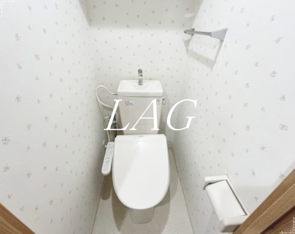 トイレ　トイレ(同仕様）です。