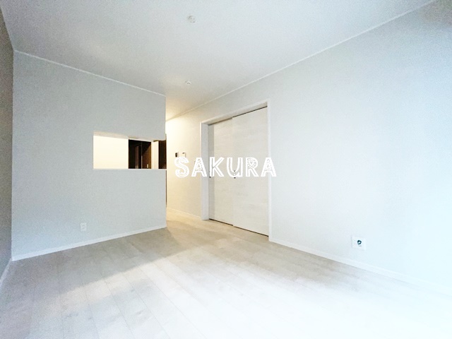 居室・リビング　使いやすい形の為、レイアウトを楽しめます♪