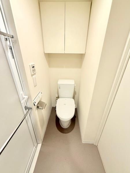 洗面設備　明るい洗面所です