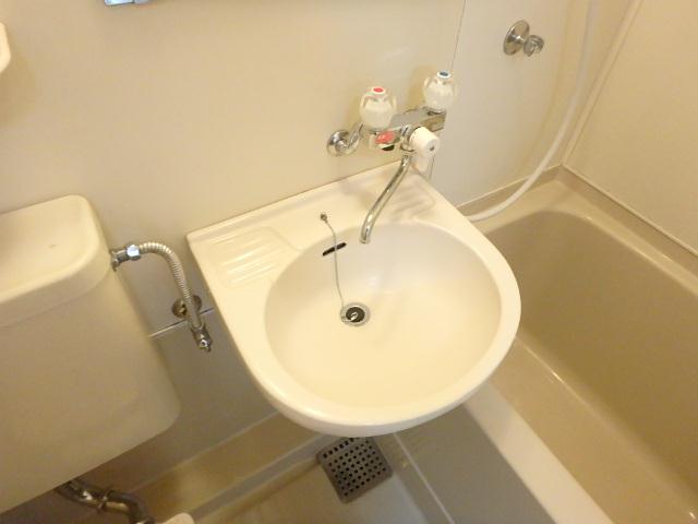 洗面設備　簡易洗面化粧台があります