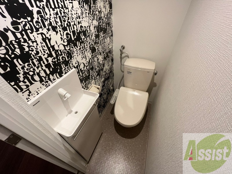 トイレ　ウォシュレット機能がついたトイレ。安心して使用できますね。