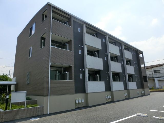 建物外観　２０１７年築の築浅アパート