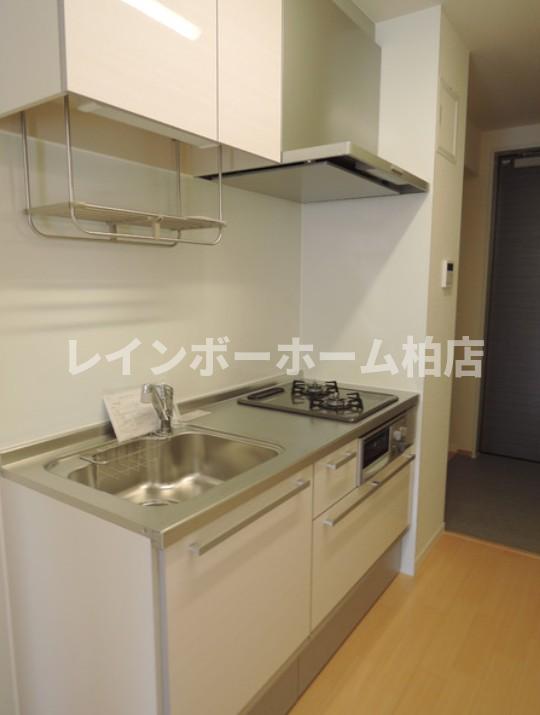 キッチン　コンパクトなキッチンで掃除もラクラク