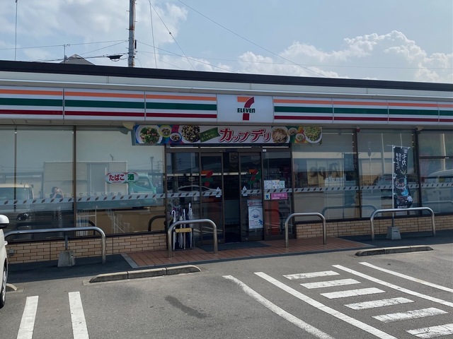 コンビニ　セブンイレブン四国中央三島中央店（コンビニ）まで450m