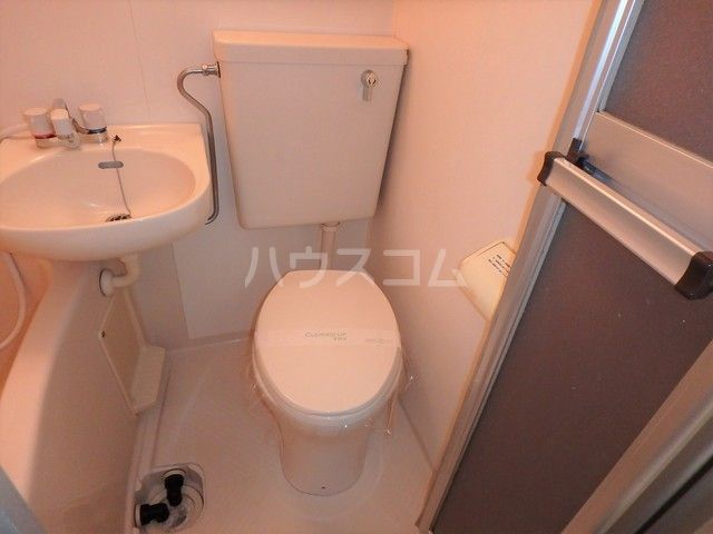 京王線 国領駅 徒歩7分 2階建 築36年のトイレ写真