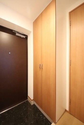 玄関　※こちらの写真は他部屋参考写真です