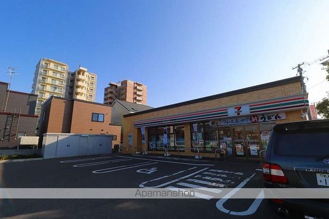 コンビニ　セブンイレブン（コンビニ）まで350m