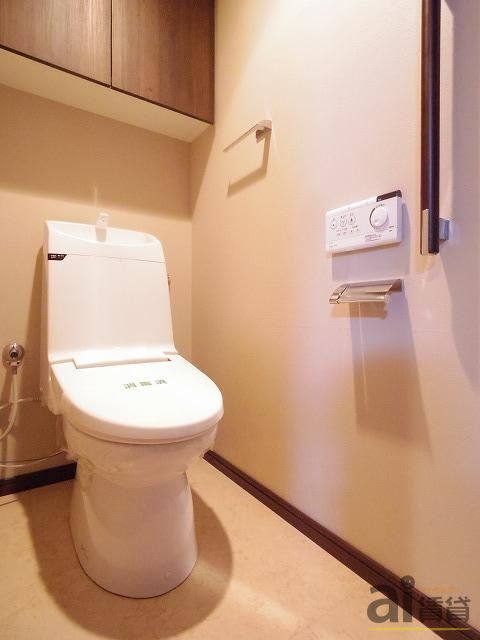 トイレ　※別号室写真です。