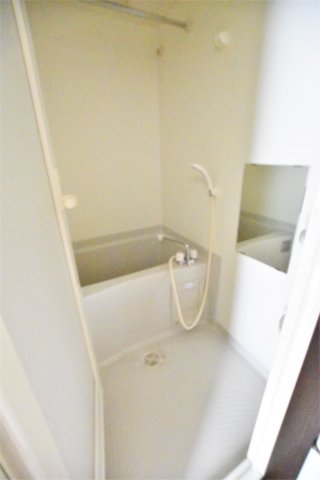 バス・シャワールーム　同物件、別部屋のお写真となります。ご参考までにご覧ください