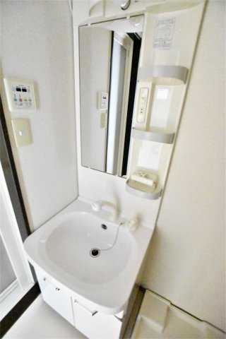 洗面設備　同物件、別部屋のお写真となります。ご参考までにご覧ください