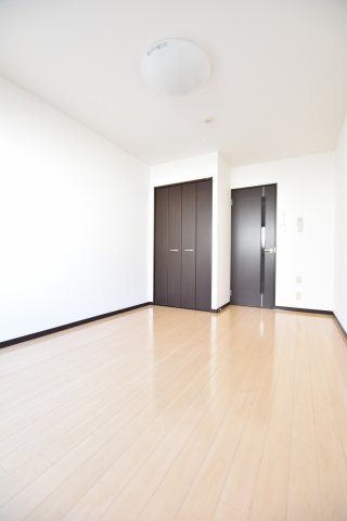 居室・リビング　同物件、別部屋のお写真となります。ご参考までにご覧ください