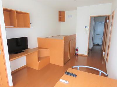 居室・リビング　ハイベッドタイプのお部屋です