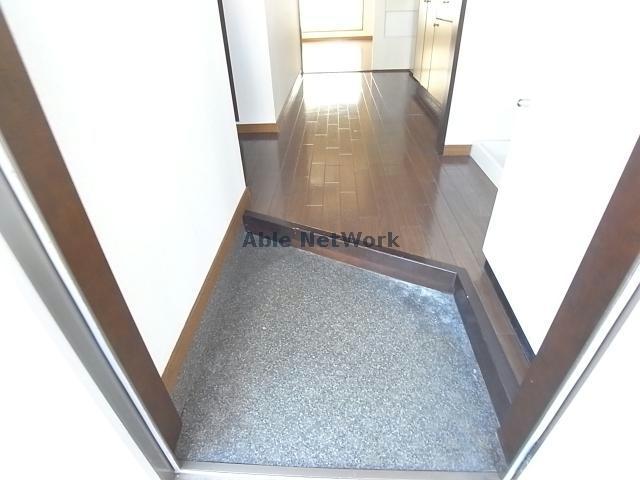 玄関　同型タイプ部屋