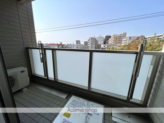 コンビニ　セブンイレブン（コンビニ）まで823m