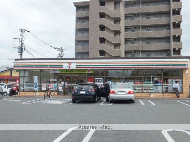 コンビニ　セブンイレブン（コンビニ）まで559m
