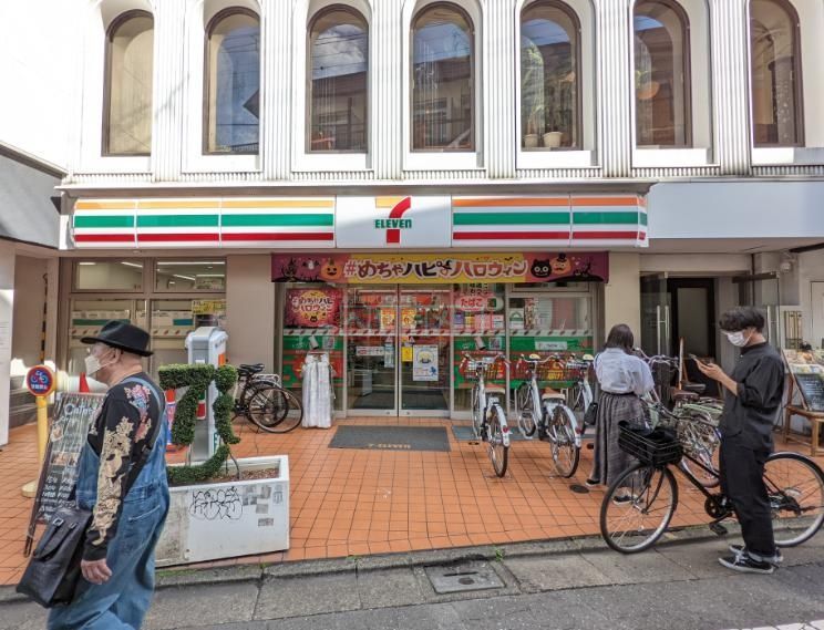 コンビニ　セブンイレブン世田谷下北沢駅前店（コンビニ）まで250m