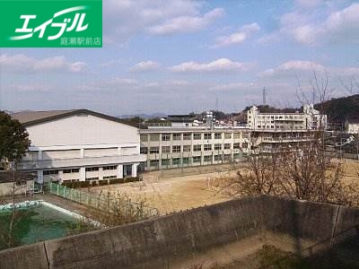 中学校　倉敷市立東中学校（中学校）まで924m