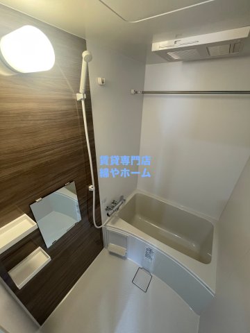 バス・シャワールーム　コンパクトで使いやすいお風呂です