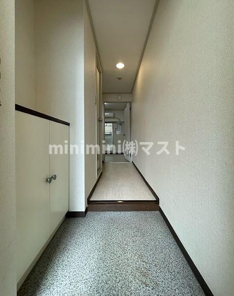 玄関　※建物内別間取参考写真