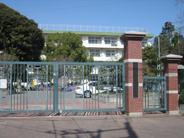 小学校　さいたま市立常盤小学校（小学校）まで302m