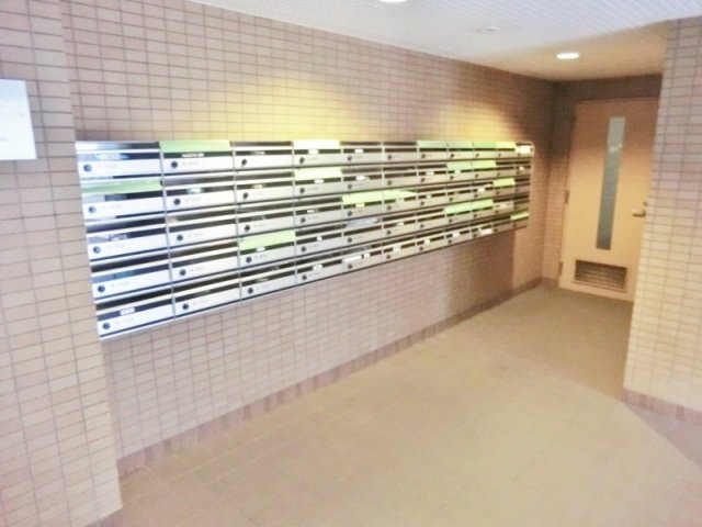 エントランス　☆オートロック完備☆