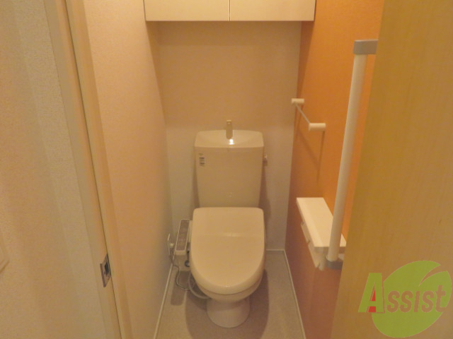 トイレ　トイレは、嬉しいウォシュレット付きです。
