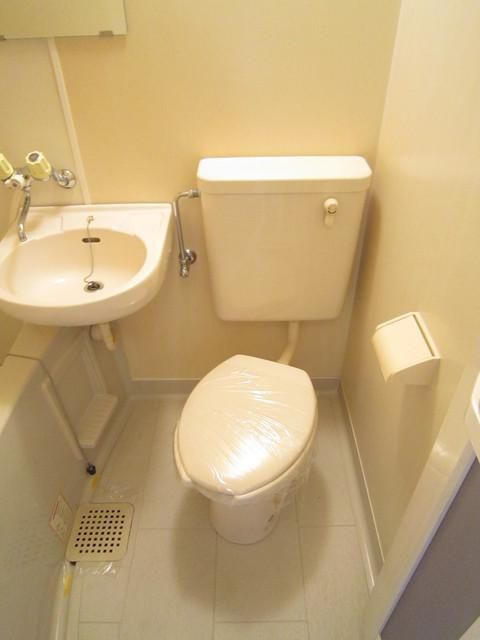 トイレ　清潔感のあるトイレです