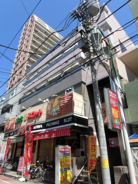 建物外観　駅からは商店街を通って帰れます。