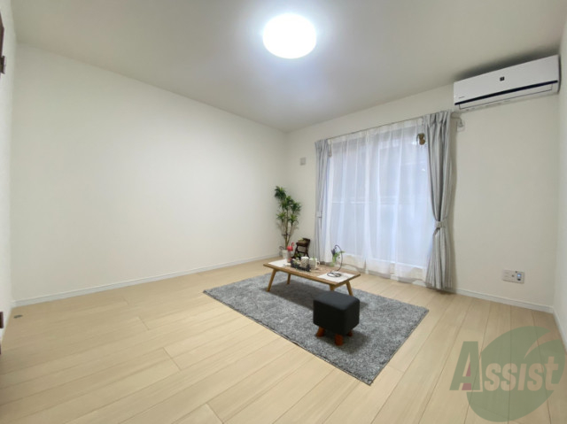 その他部屋・スペース　８帖の洋室です。生活のメインとなる部屋ですね。